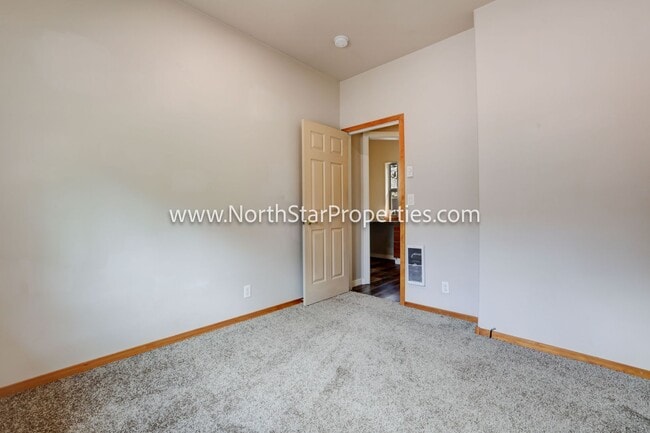 Building Photo - Wonderful Bend Property Close to Mountain ...