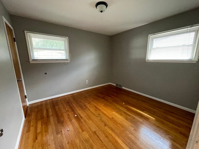 Building Photo - 20524 Fox