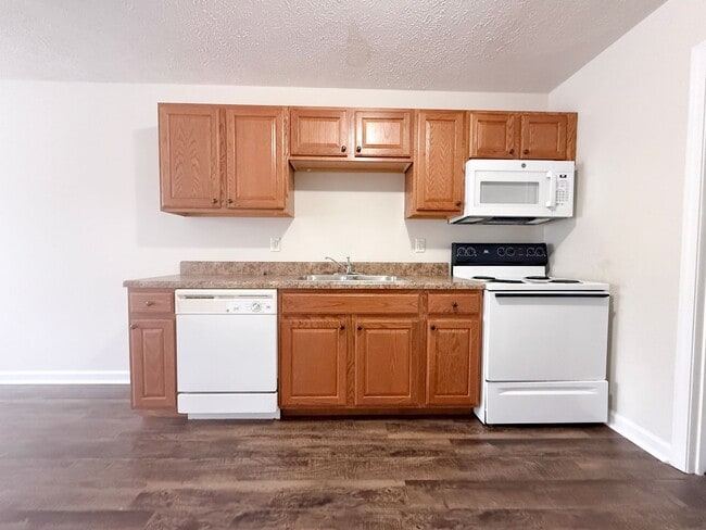 Building Photo - 30 Lexington Ct