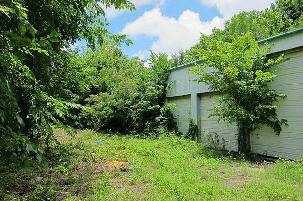 Building Photo - 5307 Pine Ave