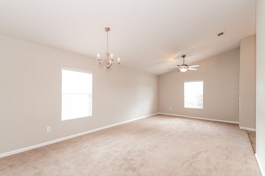 Building Photo - 2120 Sotterley Ln