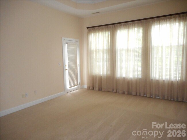 Building Photo - 9628 Daufuskie Dr