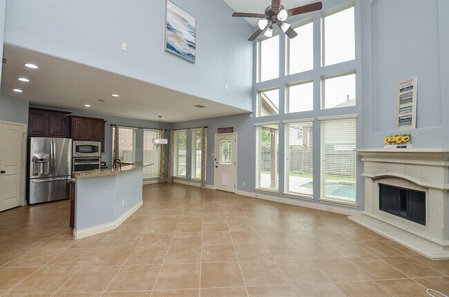 Building Photo - 28722 Maple Red Dr