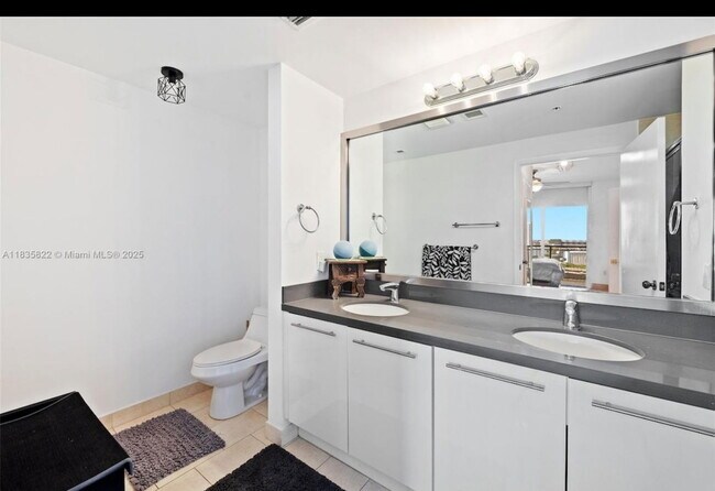 Building Photo - 90 SW 3rd St