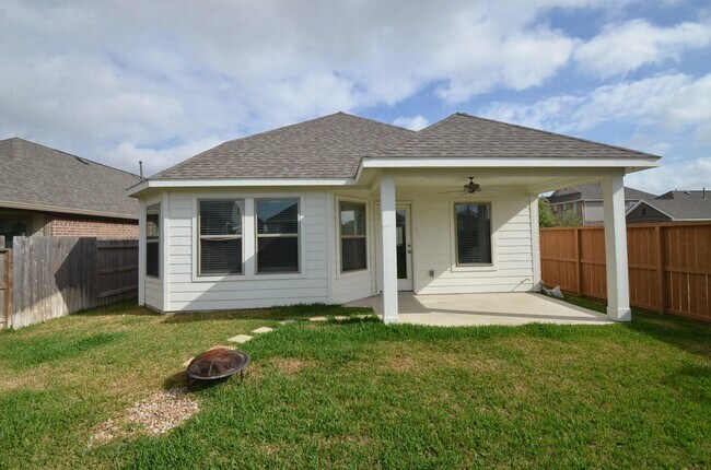 Building Photo - 8230 Blue Fish Dr