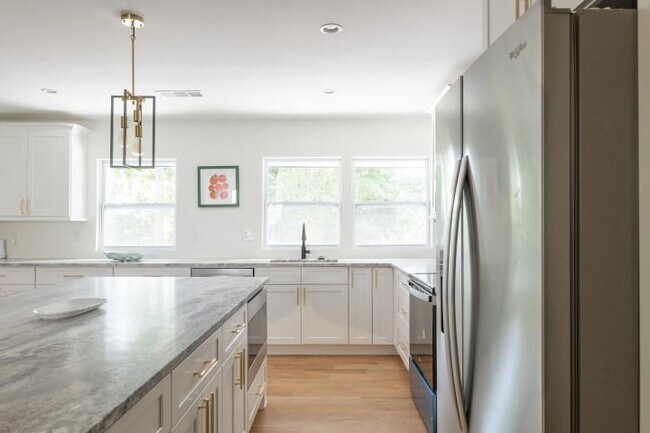 Building Photo - 3154 N Druid Hills Rd