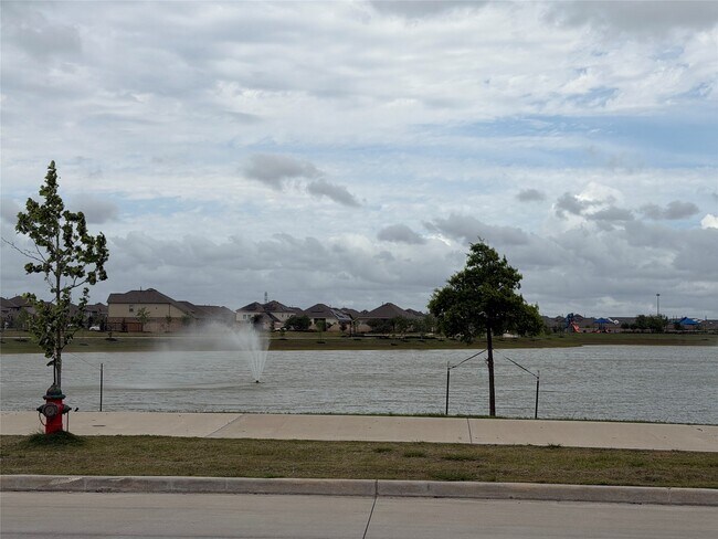 Building Photo - 2226 Salinas Dr