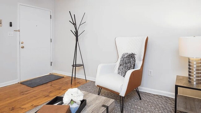 Building Photo - 251 Meeting St