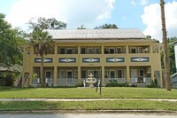 Building Photo - East Graves Avenue Apartments