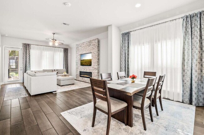 Building Photo - Comfort Living-Furnished-Corporate House