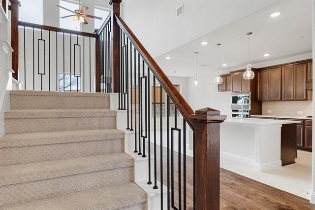 Building Photo - 310 Greystone Ct