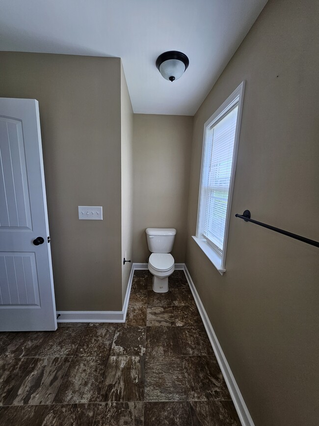 Building Photo - 303 Weeping Willow Dr