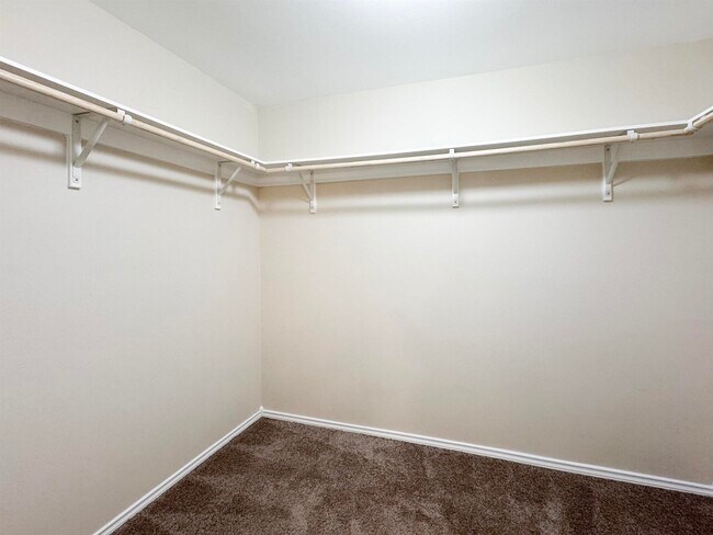 Building Photo - 4426 Gloria Dr