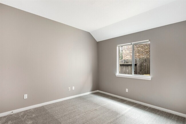 Building Photo - 13810 Birney Point Ln
