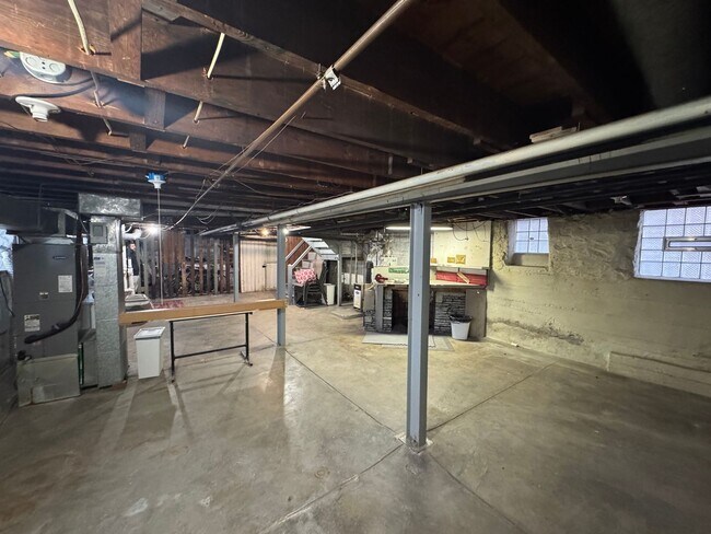 Building Photo - 3668 Wilmington Ave