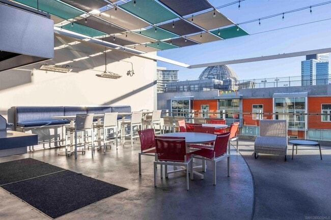 Building Photo - 1050 Island Ave