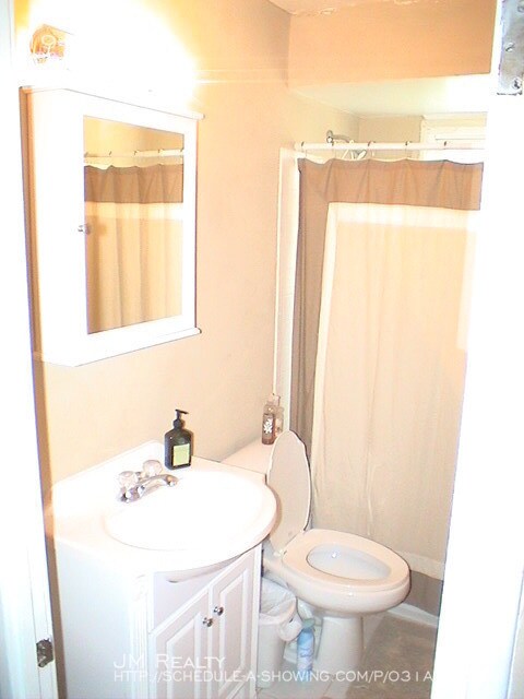 Building Photo - 3 Bedroom Home in Dogtown