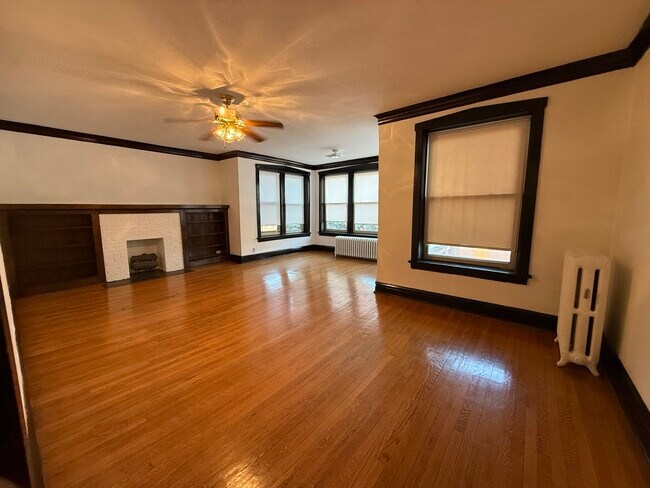 Building Photo - 6656 S Minerva Ave