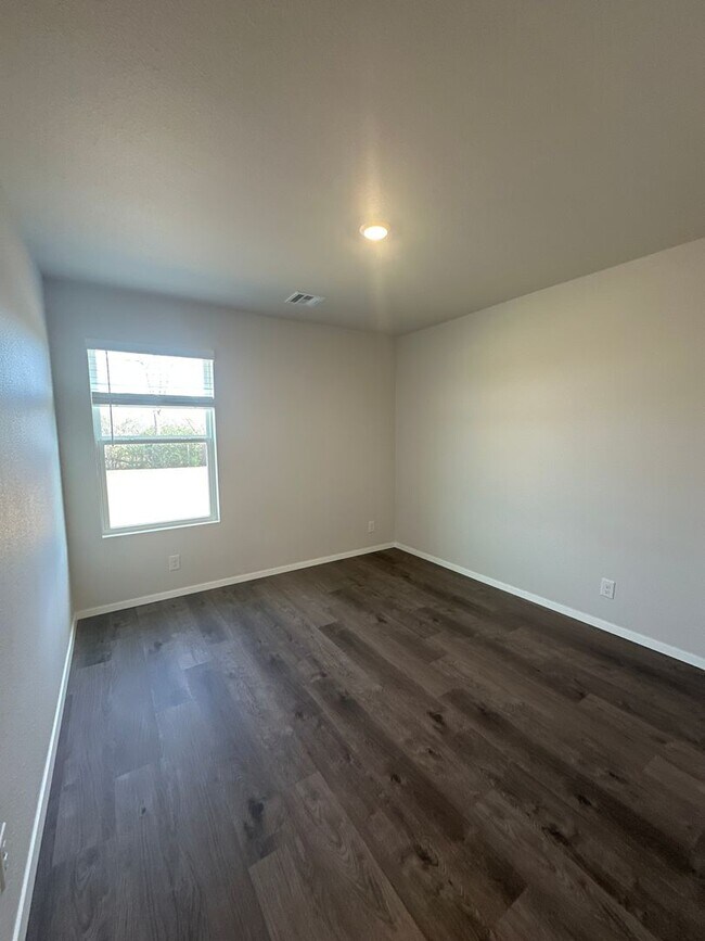 Building Photo - Brand New Three Bedroom | Two Bathroom Home in Claremore