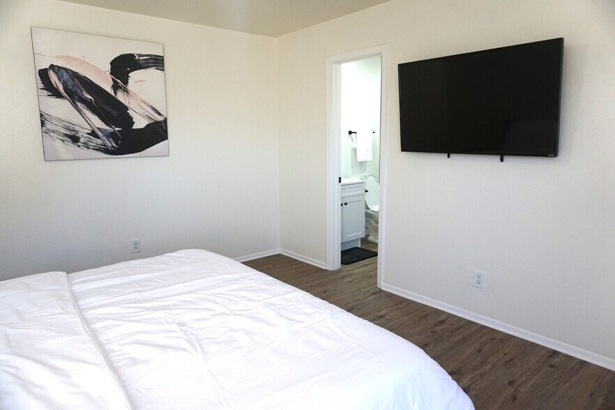 Building Photo - 2912 Pegasus Dr