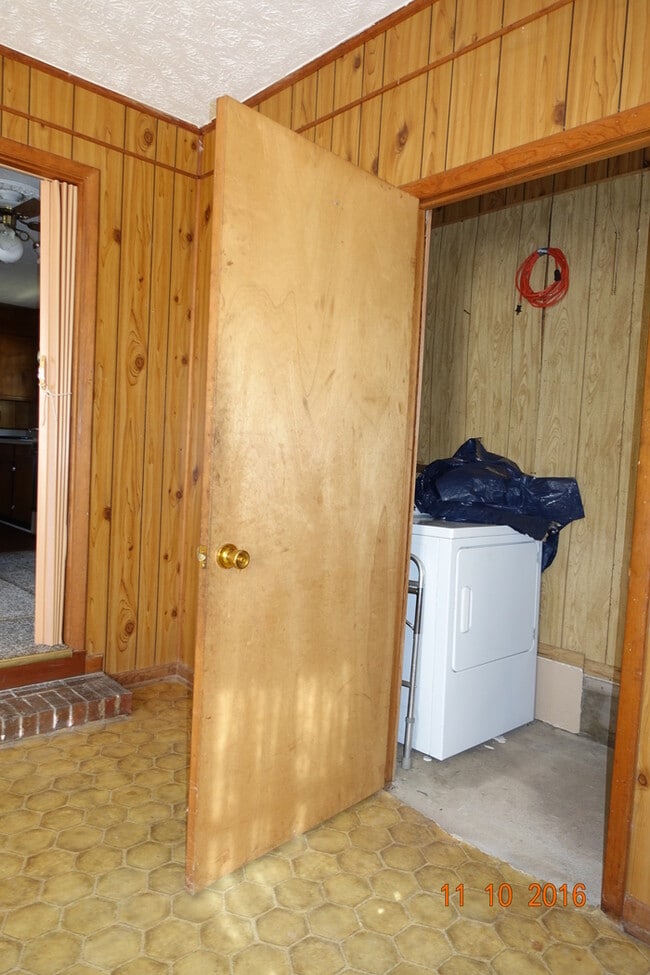 Building Photo - NO SHOWINGS UNTIL FEBRUARY 23, 2024