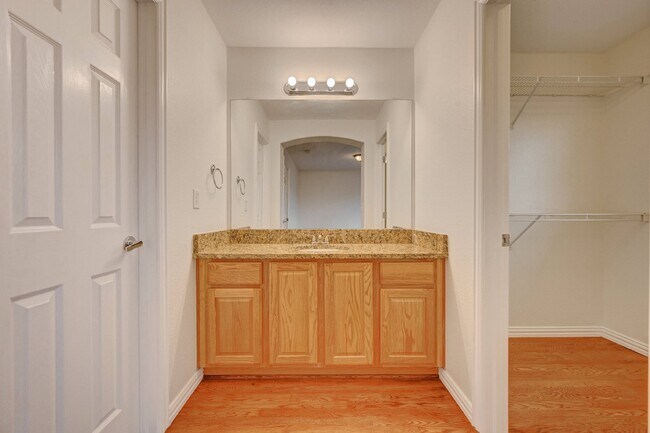 Building Photo - $3,895.00 - 5 Bedrooms, 4 Bathrooms, Single Family Home in Highlands Ranch with Fenced Yard!