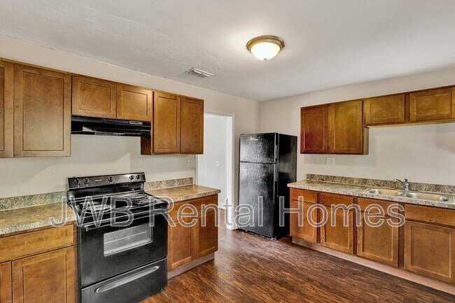 Building Photo - 10256 Briarcliff Rd E