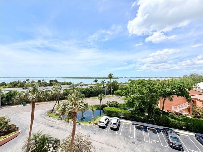 Building Photo - 7430 Sunshine Skyway Ln S