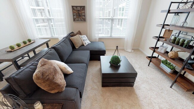 Building Photo - A3 | 1 Bed 1 Bath | 899 sf