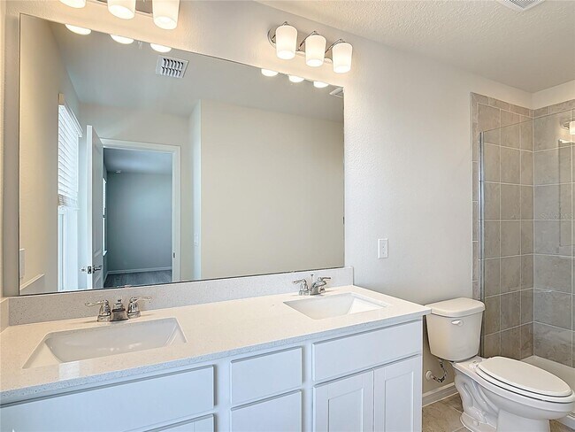 Building Photo - 2241 Southbury Dr