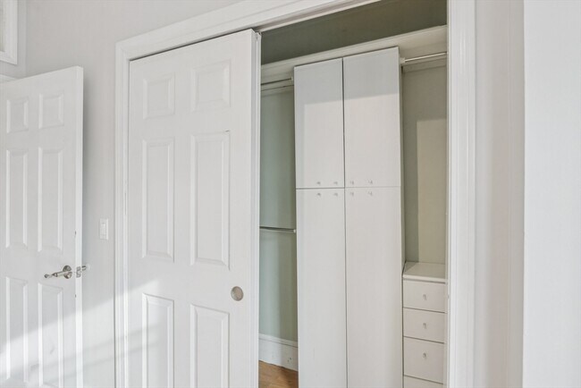 Building Photo - 583 Massachusetts Ave