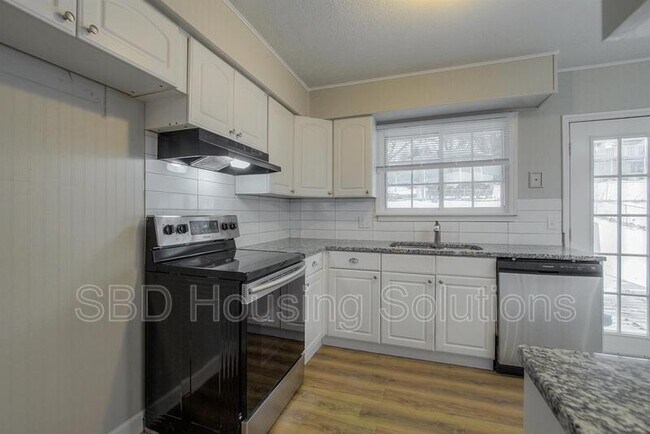 Building Photo - 16003 East 35th St S