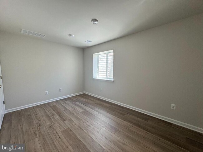 Building Photo - 1339 Cedar Vly Rd