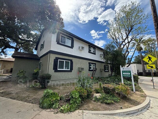 Building Photo - 10560 Sherman Grove