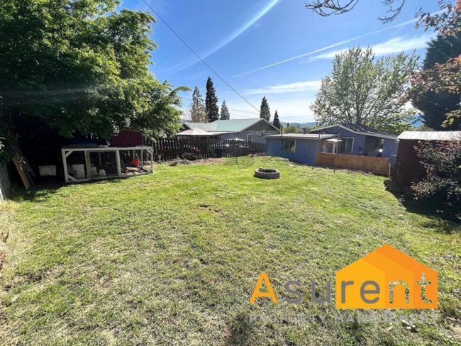 Building Photo - Beautiful Single-Level Home Located in the...