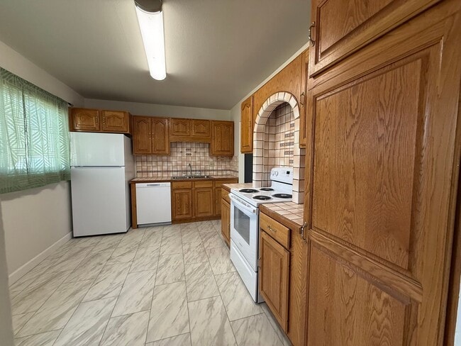 Building Photo - North Central 3 Bedroom Home