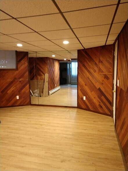 Building Photo - 213 Dwelly St