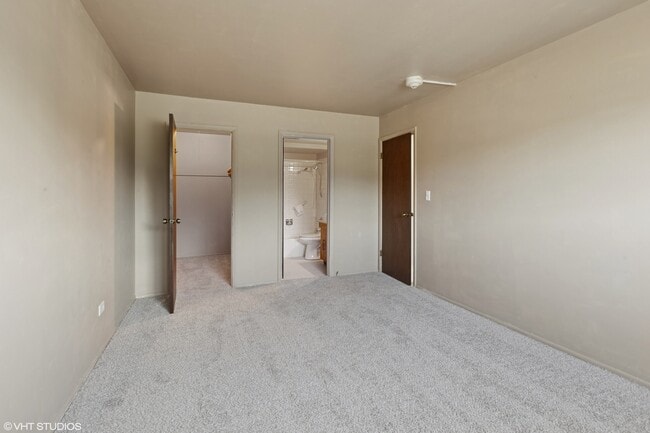 Building Photo - 2301 Beau Monde Blvd