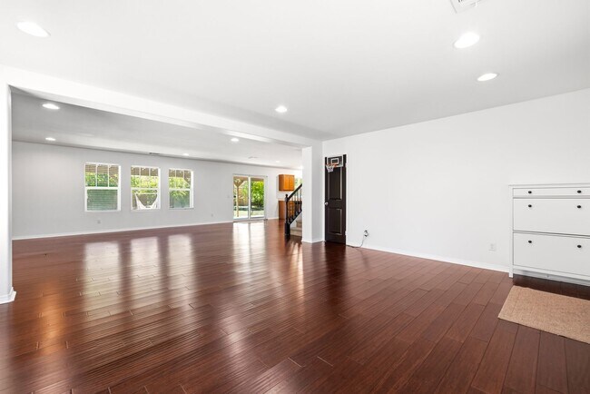 Building Photo - 4 bedrooms / 3 bathroom OPEN floor plan HOUSE for rent in LANCASTER