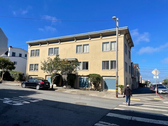 Building Photo - 1305 27th Ave