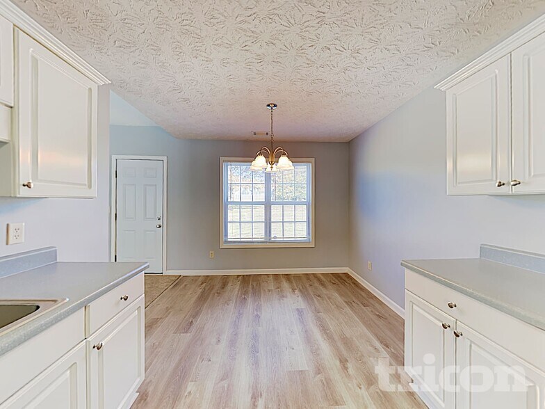 Building Photo - 615 Bridle Creek Dr