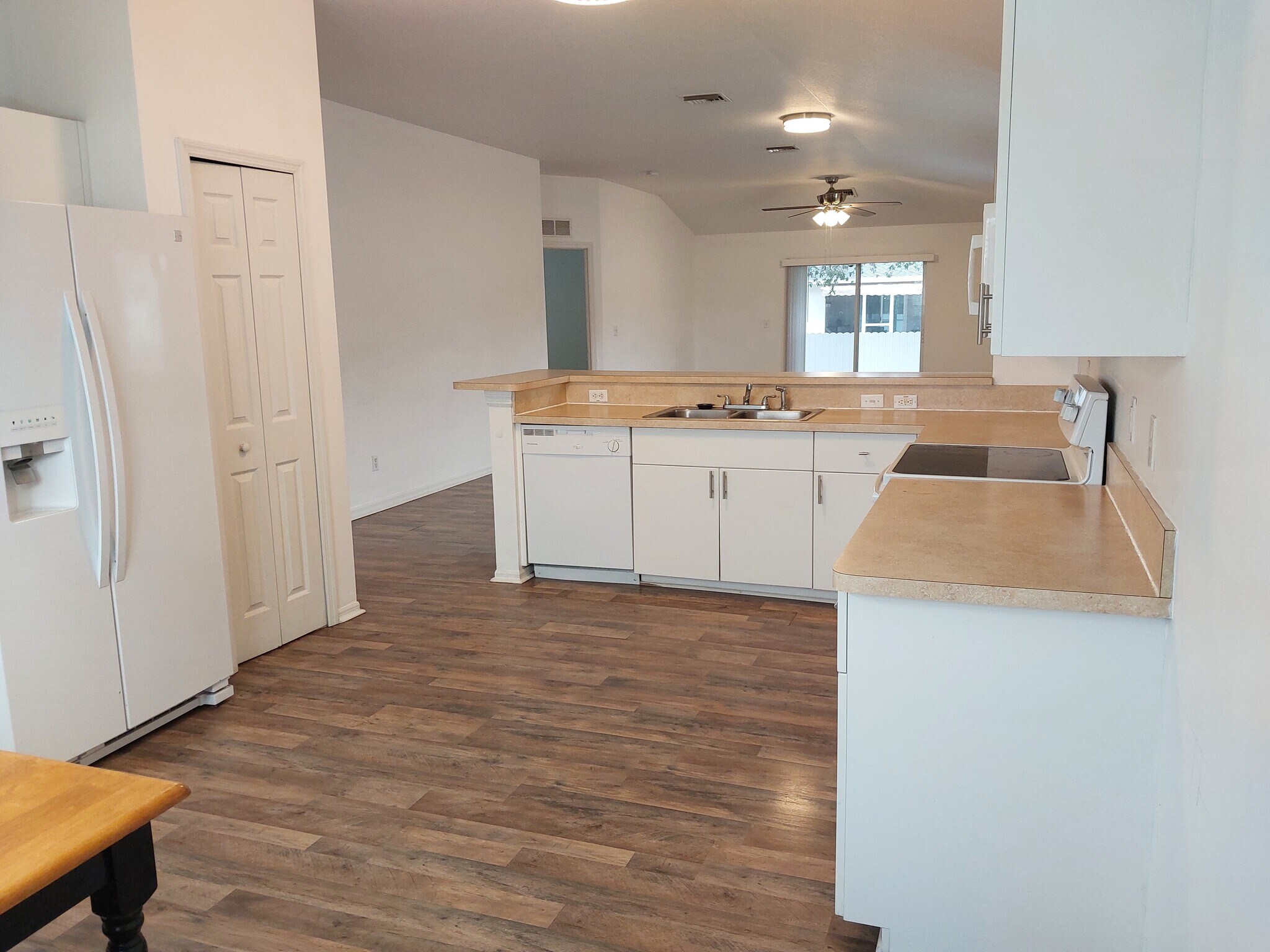 Building Photo - 557 Windermere Dr