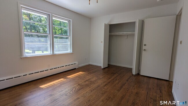Building Photo - 1139 Brookside Dr
