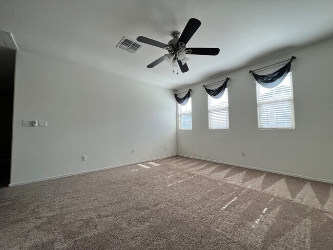 Building Photo - 2880 E Binner Dr