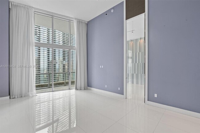 Building Photo - 475 Brickell Ave