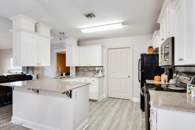 Building Photo - 1064 Oleus Champagne Rd