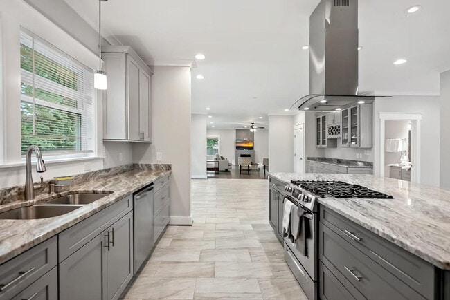 Building Photo - 2901 Random Rd