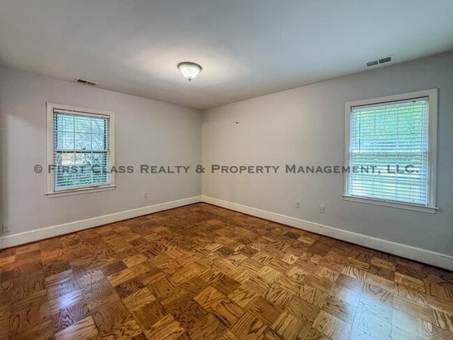 Building Photo - 500 Ashworth Rd