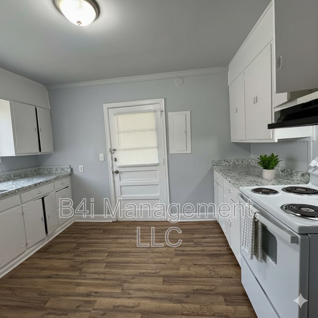 Building Photo - 817 Cartersville Hwy