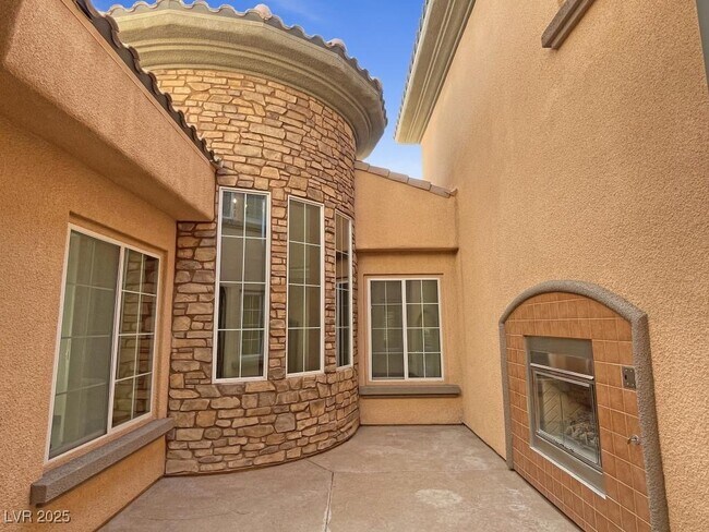 Building Photo - 12048 La Palmera Ave
